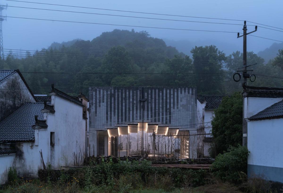 %E4%B9%85%E8%BF%9D%E7%9A%84%E6%96%B0%E5%B1%85%E4%BA%8C_%C2%A9%E8%B5%B5%E5%A5%95%E9%BE%99.jpg %E4%B9%85%E8%BF%9D%E7%9A%84%E6%96%B0%E5%B1%85%E4%BA%8C_%C2%A9%E8%B5%B5%E5%A5%95%E9%BE%99.jpg