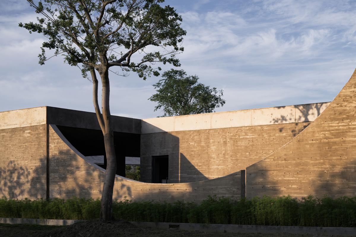 7.“月亮墻”黃昏時光_Moon_wall_in_dusk_time_?攝影:吳清山.jpg 7.“月亮墻”黃昏時光_Moon_wall_in_dusk_time_?攝影:吳清山.jpg